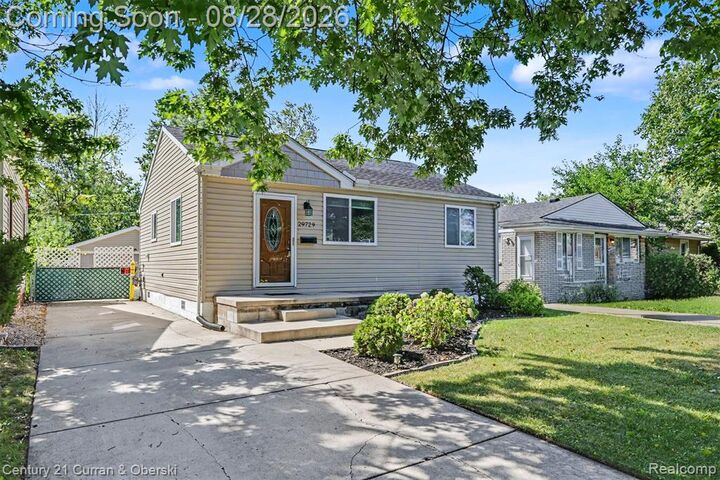 Property Photo: 29729 Balmoral Street MI 48135