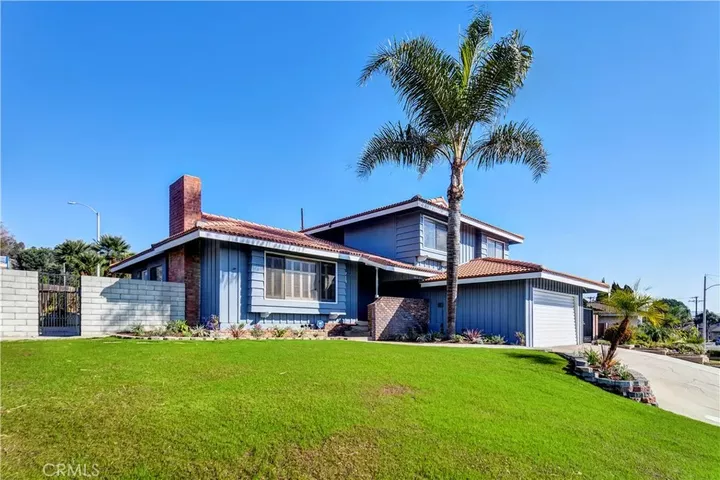 Property Photo:  714 W Avenida De La Merced  CA 90640 