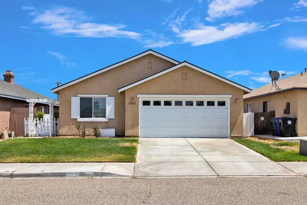 Property Photo: 13523 Merry Oaks CA 92392