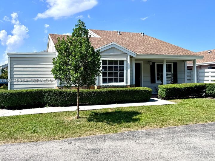 Property Photo:  13700 SW 149th Cir Ln 4-60  FL 33186 