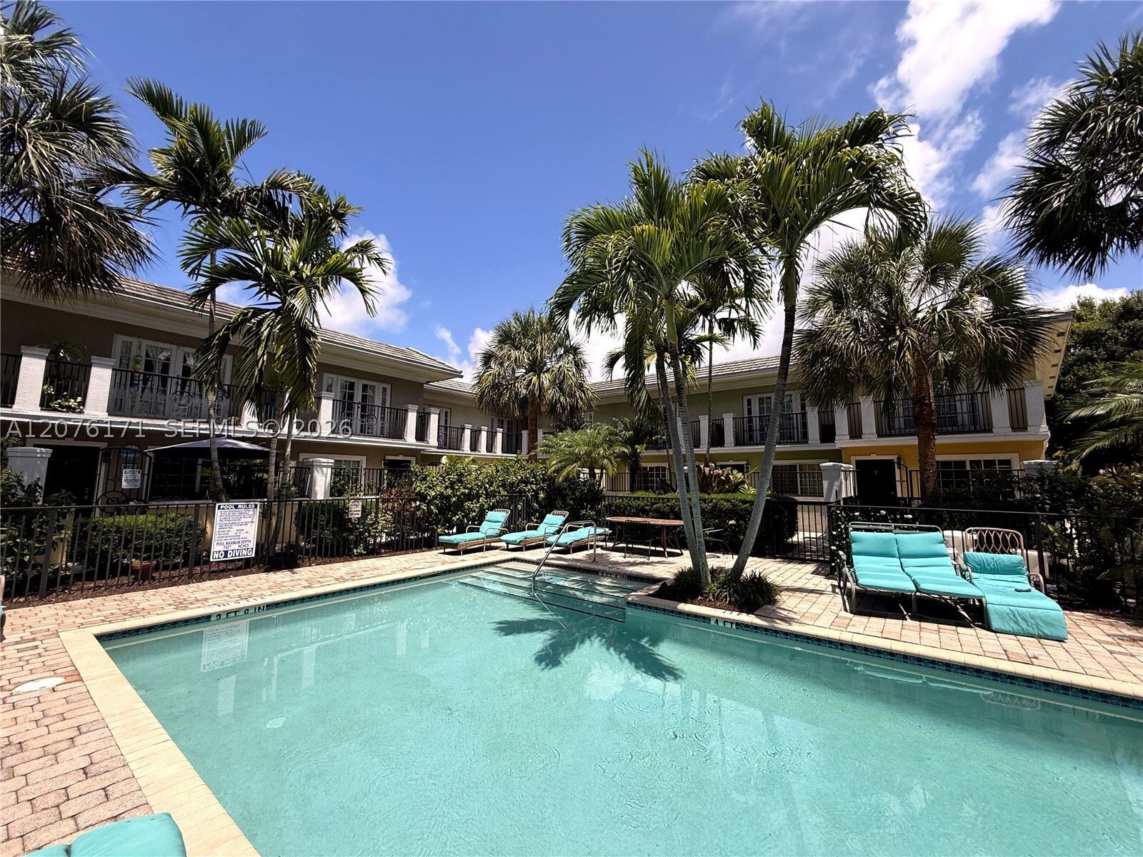 Property Photo: 1000 Palm Trl 8 FL 33483
