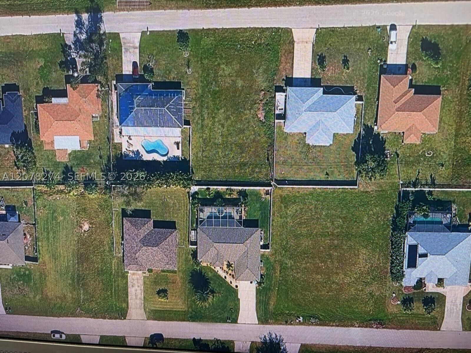 Property Photo: 322 NE 11th FL 33909