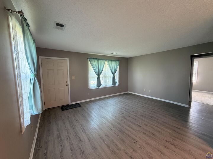Property Photo:  6129 NW Rochester Rd  KS 66617 