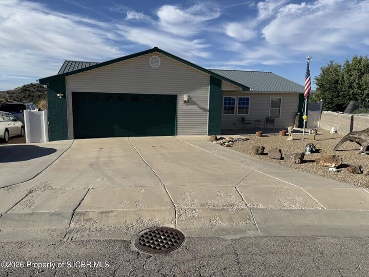 Property Photo: 1318 Plum Tree Circle NM 87413