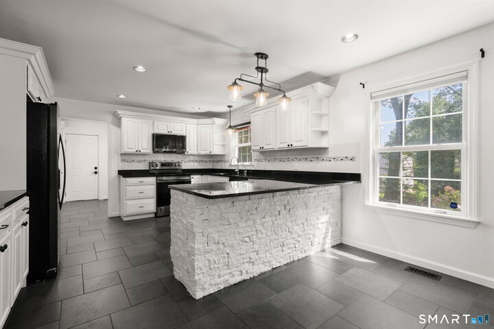 Property Photo:  141 Briar Hill Road  CT 06340 