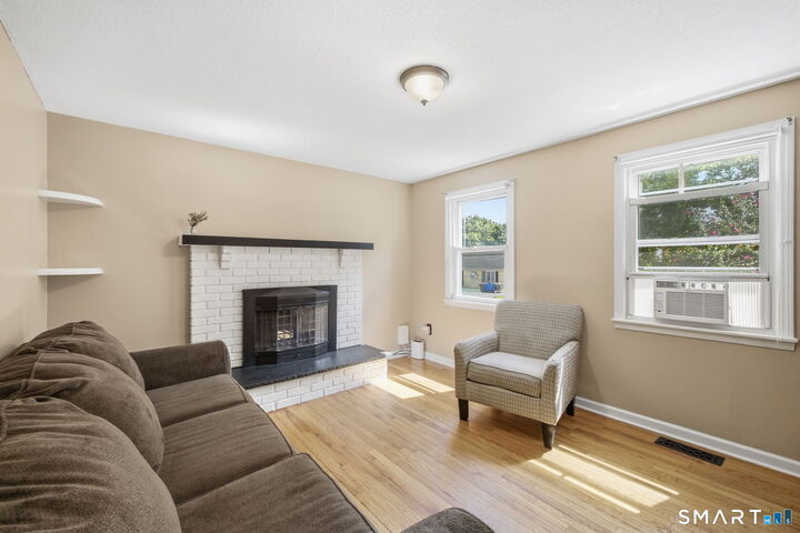 Property Photo:  136 Rockwell Avenue  CT 06010 