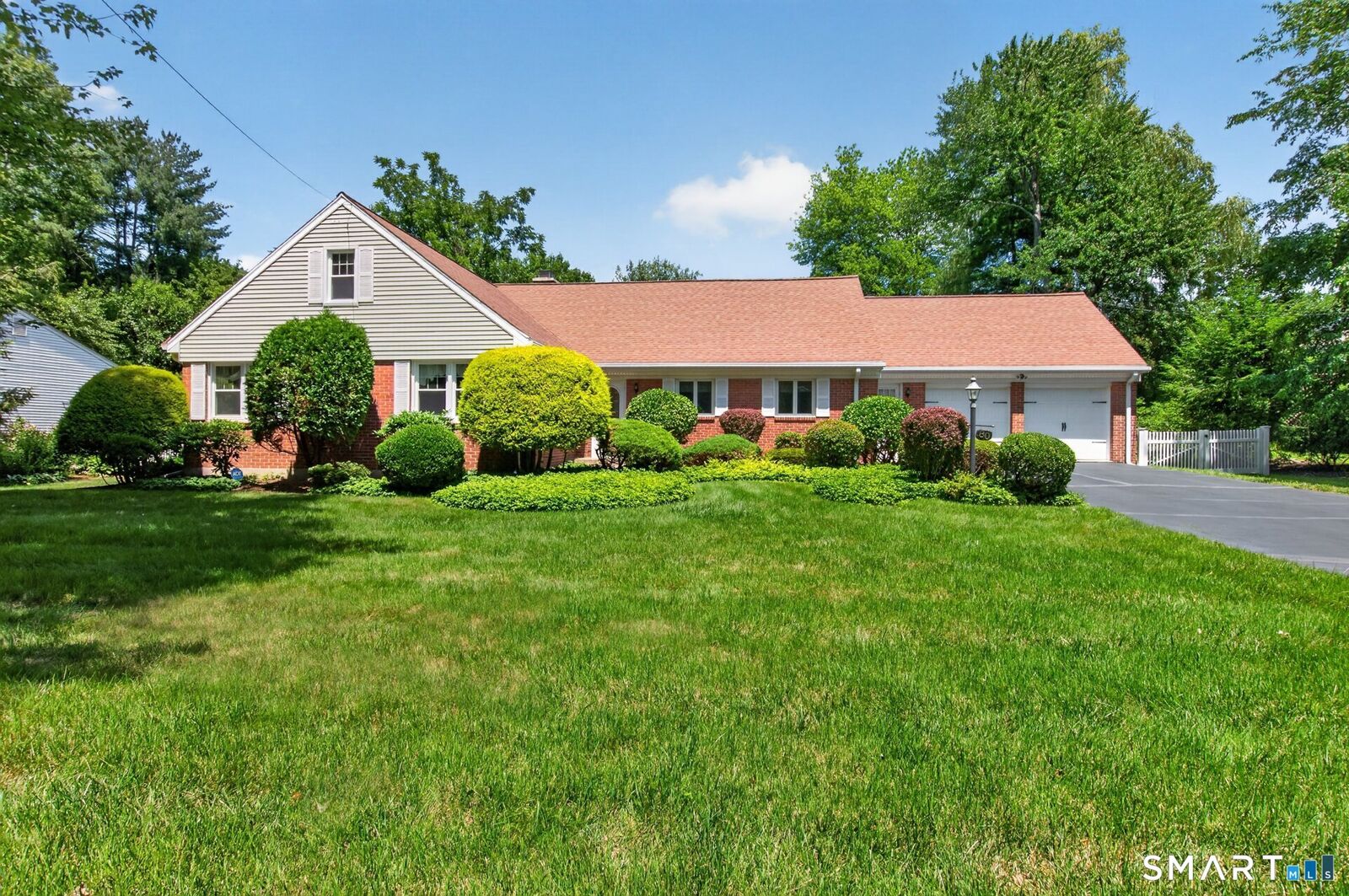Property Photo:  80 Belknap Road  CT 06117 