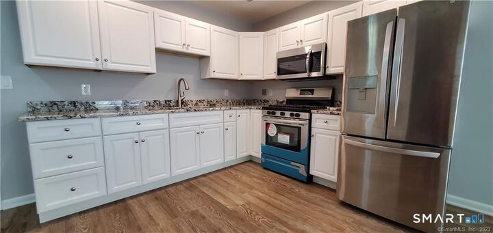 Property Photo:  22 North Lake Drive D2  CT 06517 