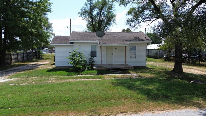 Property Photo:  402 W Colgate Street  MO 65613 