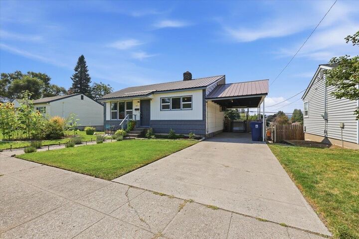 Property Photo: 5811 N Forest Blvd WA 99205