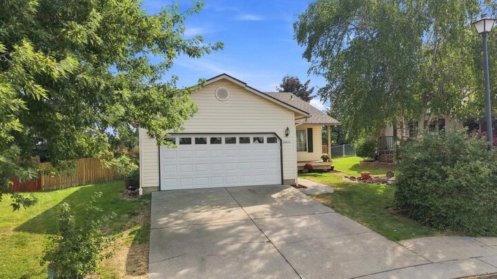 Property Photo:  2611 Oxford Cir  WA 99004 