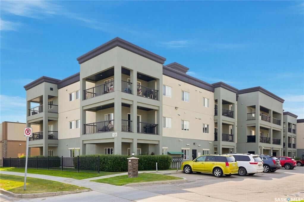 Property Photo:  106 Hampton Circle 312  SK S7R 0C4 