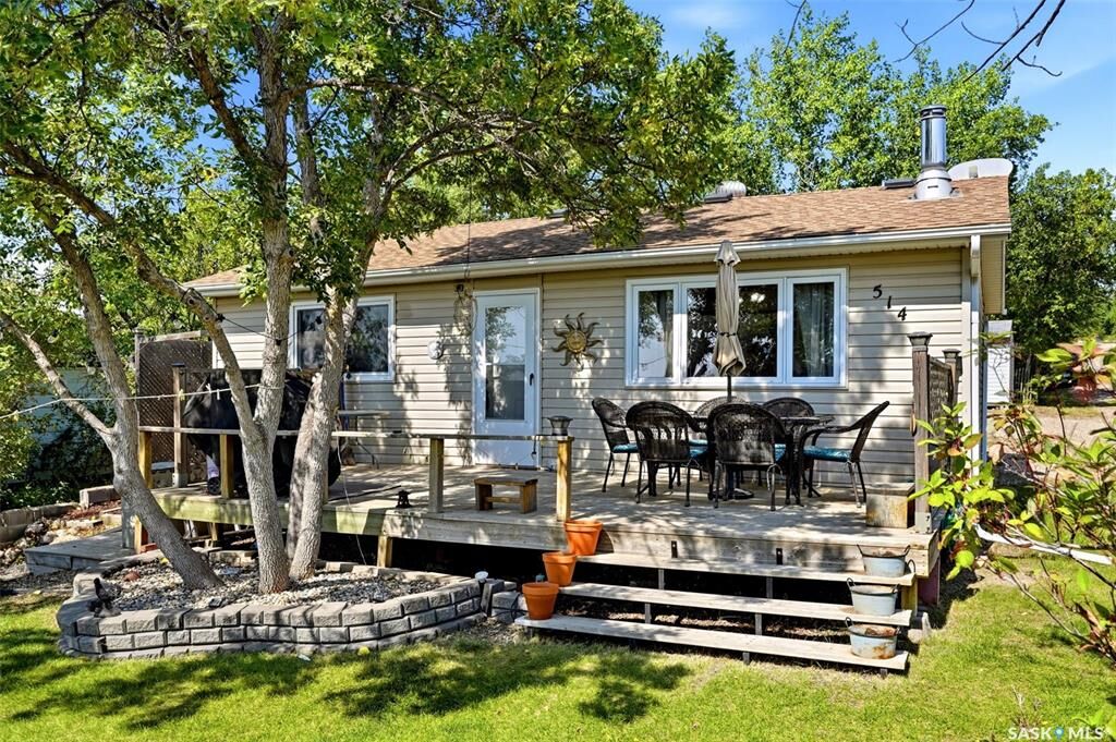 Property Photo:  514 Idylewylde Avenue  SK S0G 4L0 