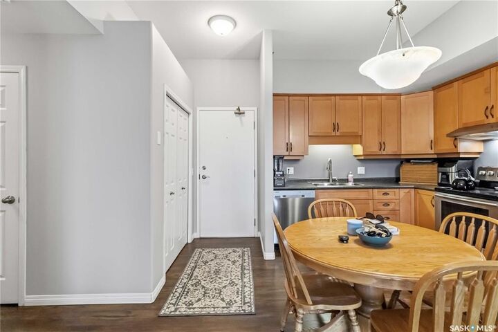Property Photo:  215 Lowe Road 401  SK S7S 1N1 