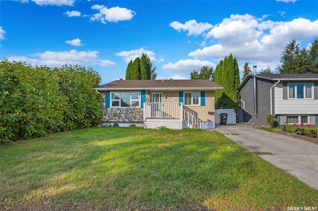 Property Photo:  96 Patterson Crescent  SK S7L 4Z9 