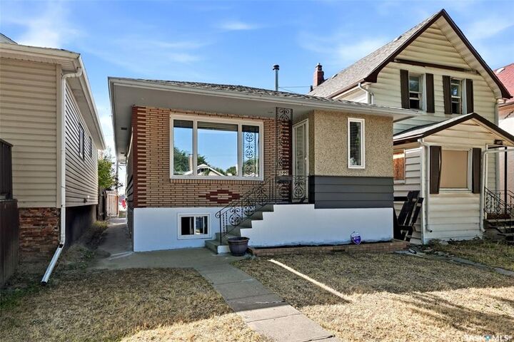 Property Photo: 1321 Victoria Avenue SK S4P 0P2