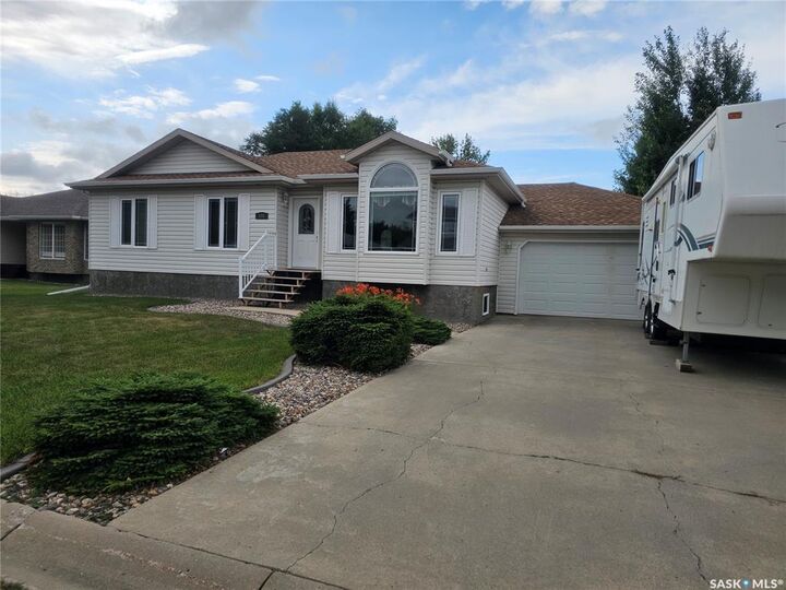 Property Photo: 108 9th Avenue W SK S0K 4L0