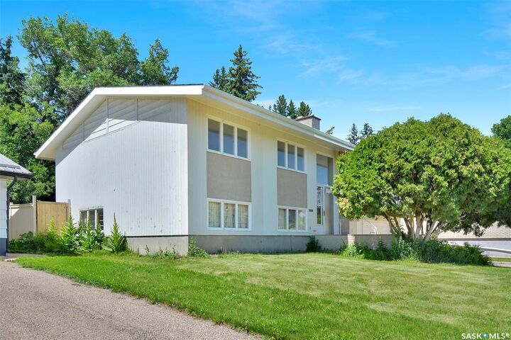Property Photo: 2113 Spadina Crescent E SK S7K 0C9
