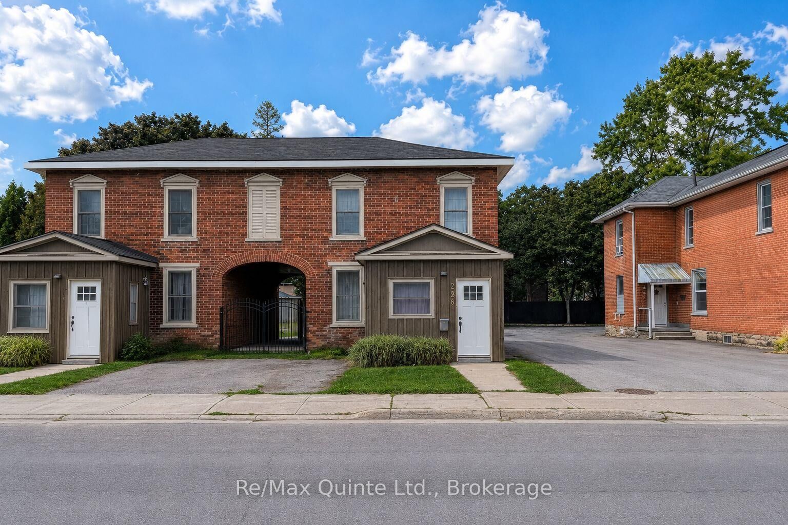 Property Photo:  296 Coleman Street  ON K8N 3J1 