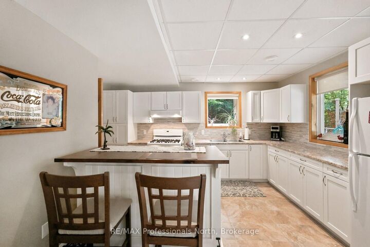 Property Photo:  202 Sunnyside Street  ON K0M 1S0 