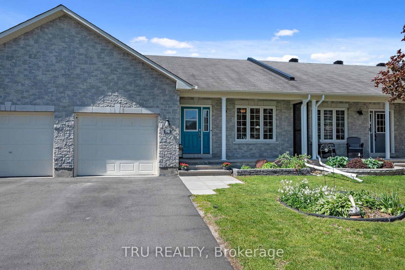 Property Photo: 76 Johanna Street ON K0A 1A0