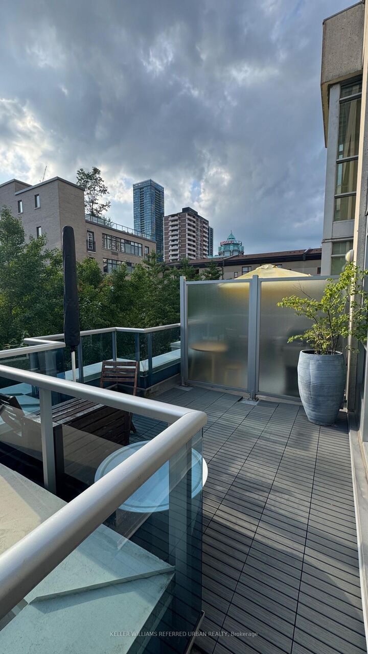 Property Photo:  150 Homewood Avenue L206  ON M4Y 2J6 