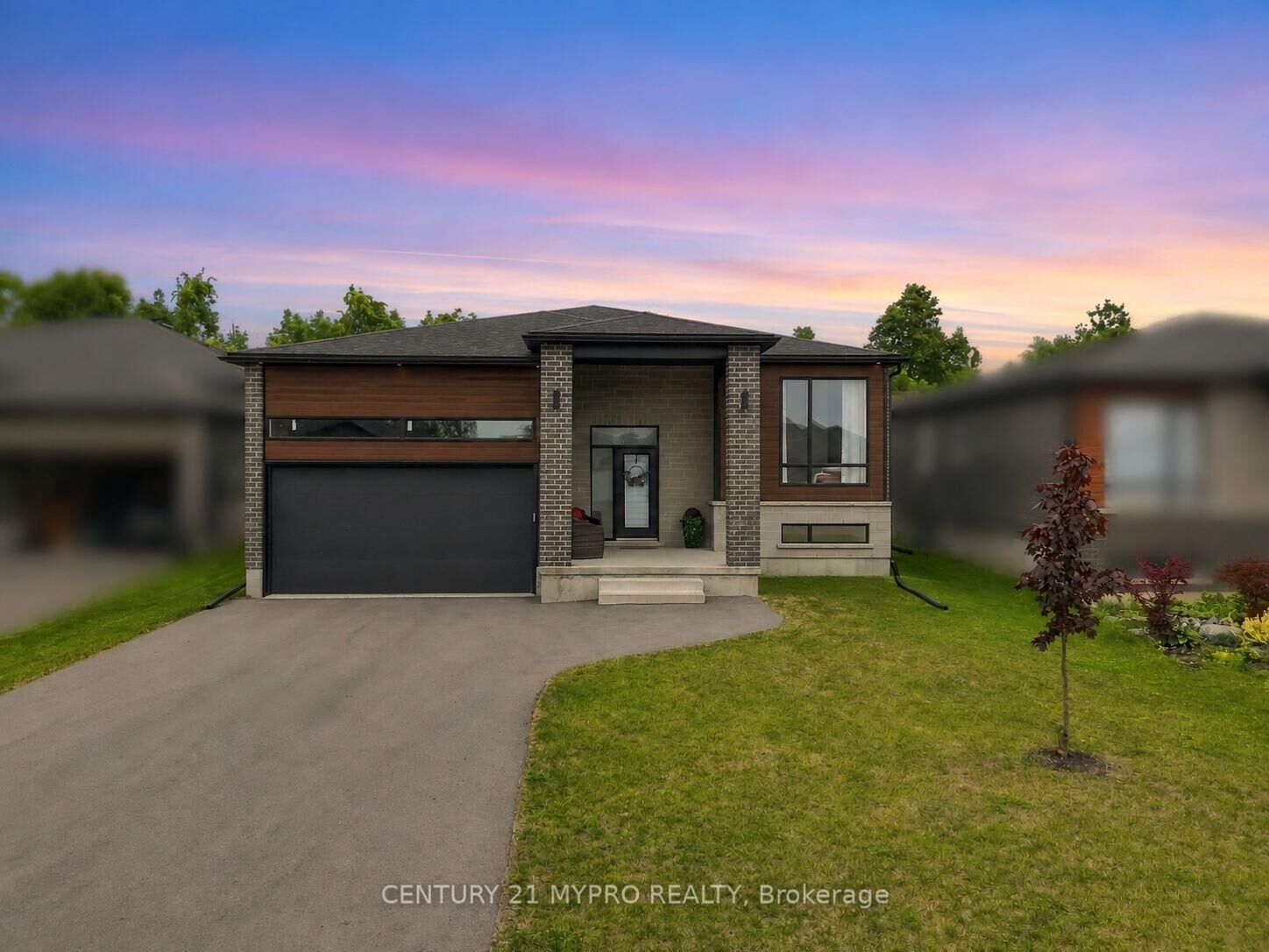 Property Photo: 41 Schmidt Way ON K8V 0L5