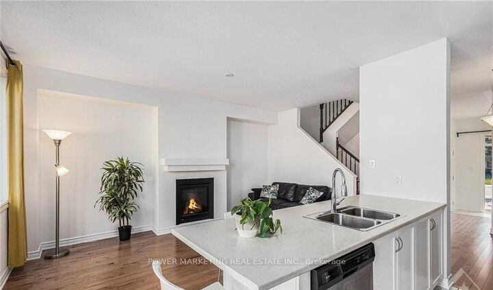Property Photo: 932 Kilbirnie Drive ON K2J 6G2