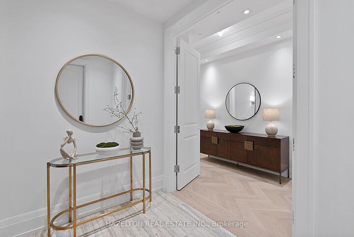 Property Photo: 77 Clarendon Avenue 205 ON M4V 0B8