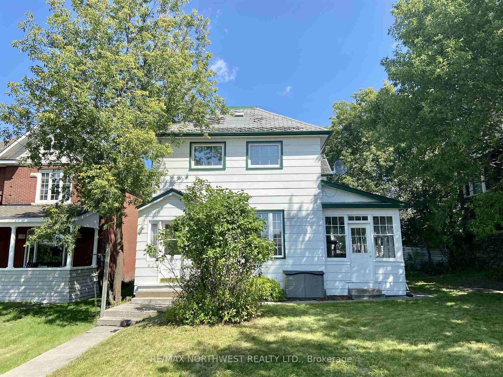 Property Photo:  324 Third St S  ON P9N 1H9 