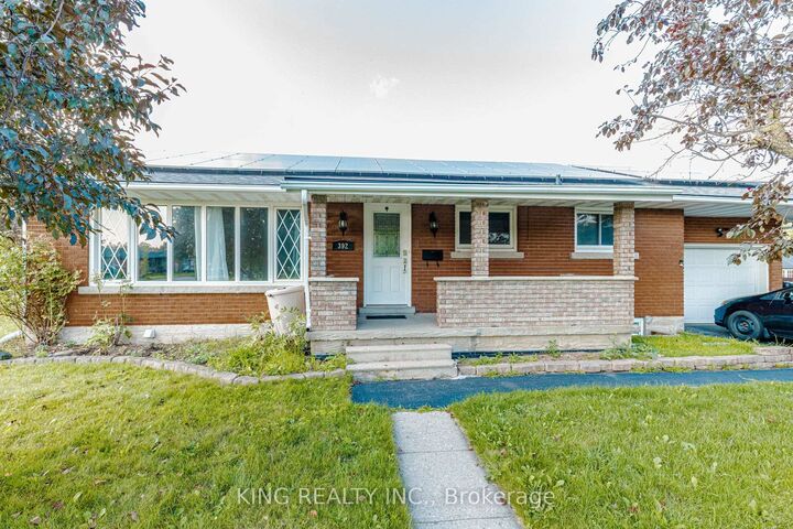 Property Photo:  392 Greenfield Avenue Upper  ON N2C 1E5 