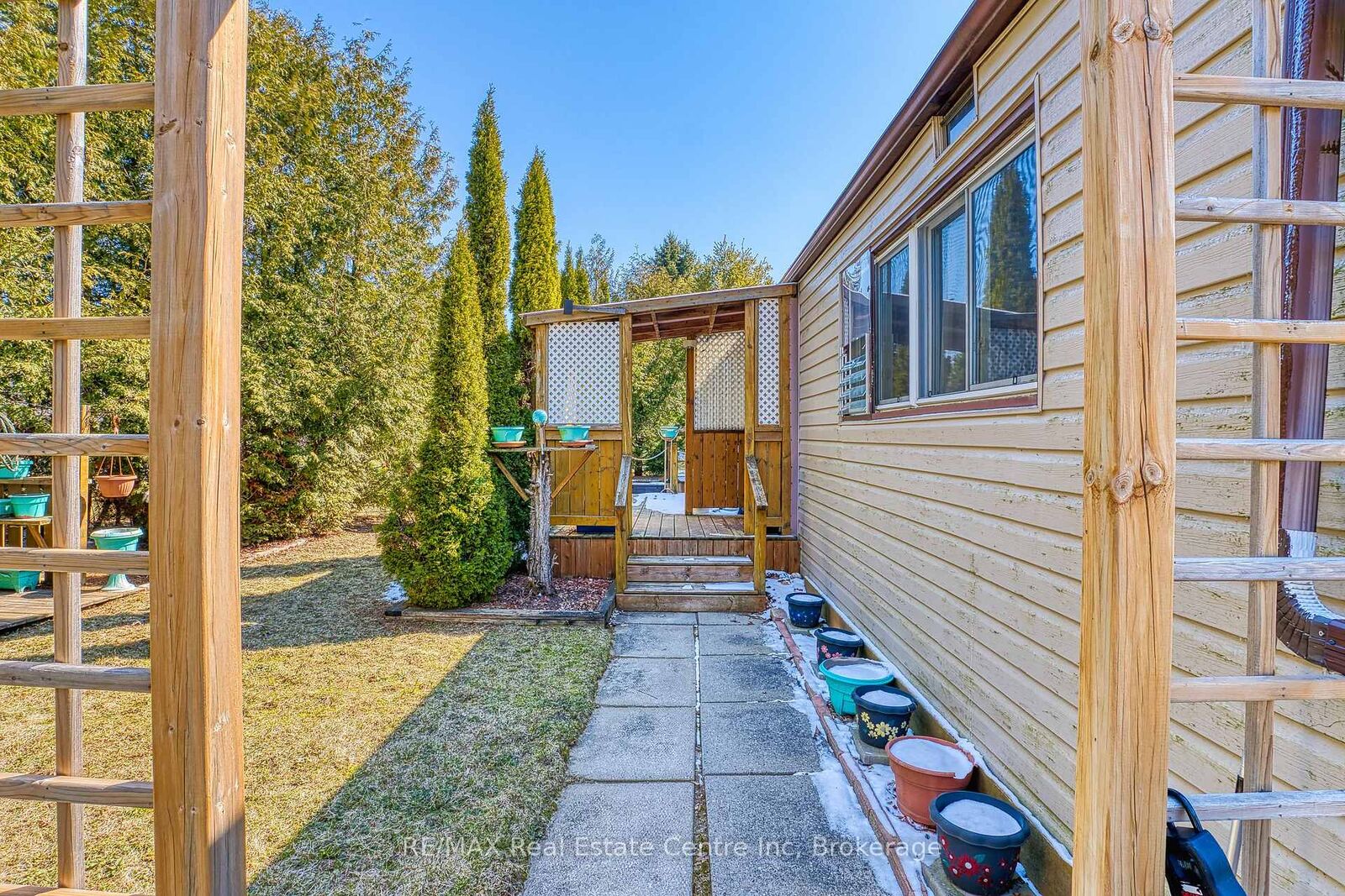 Property Photo:  54 First Avenue  ON N0G 1A0 