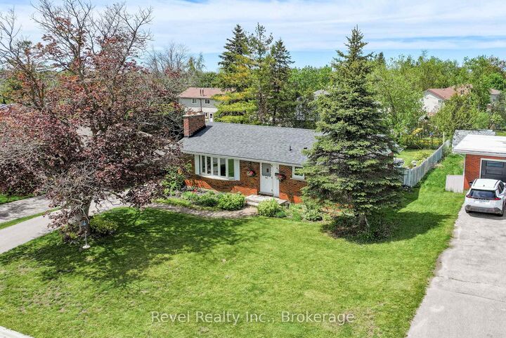 Property Photo:  42 Kawartha Drive  ON K9V 1A5 