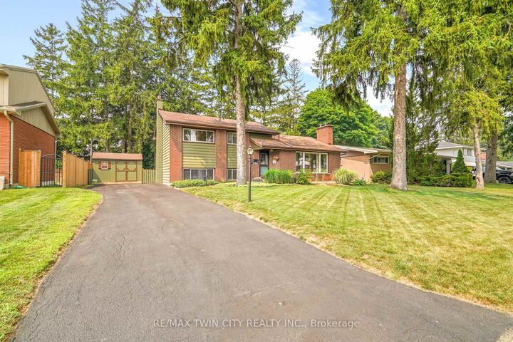 10 Brier Crescent — photo 1