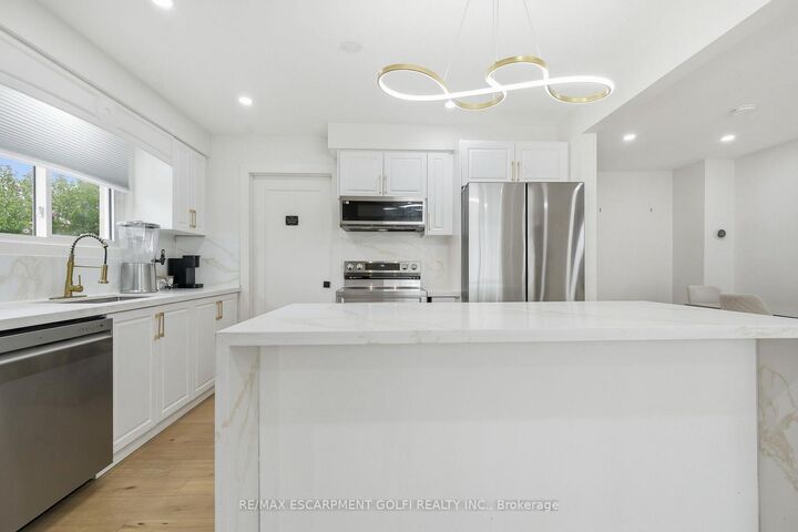 Property Photo: 47 Barrington Drive Upper ON L3C 5Z8