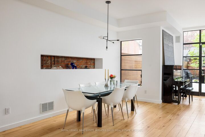 Property Photo: 28 Roxborough Street W ON M5R 1T8