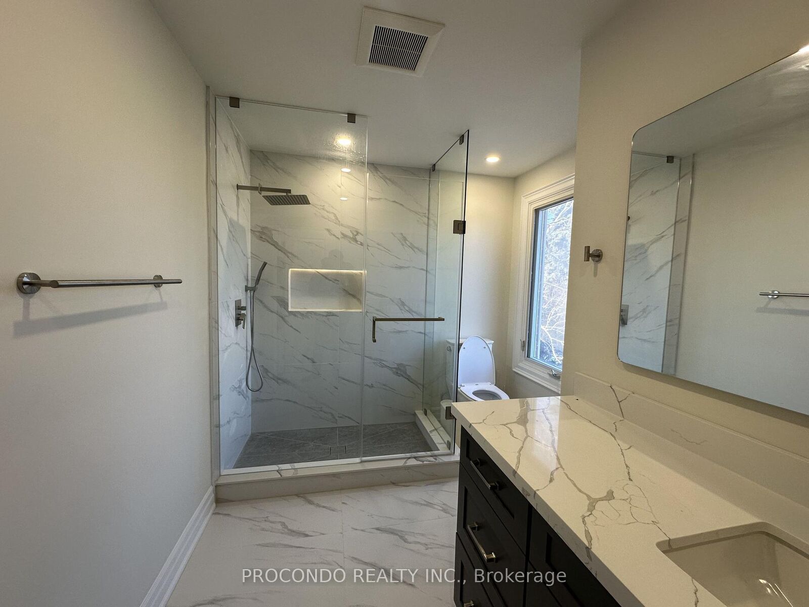 Property Photo:  3366 Mulcaster Road Room 1  ON L5L 5A7 