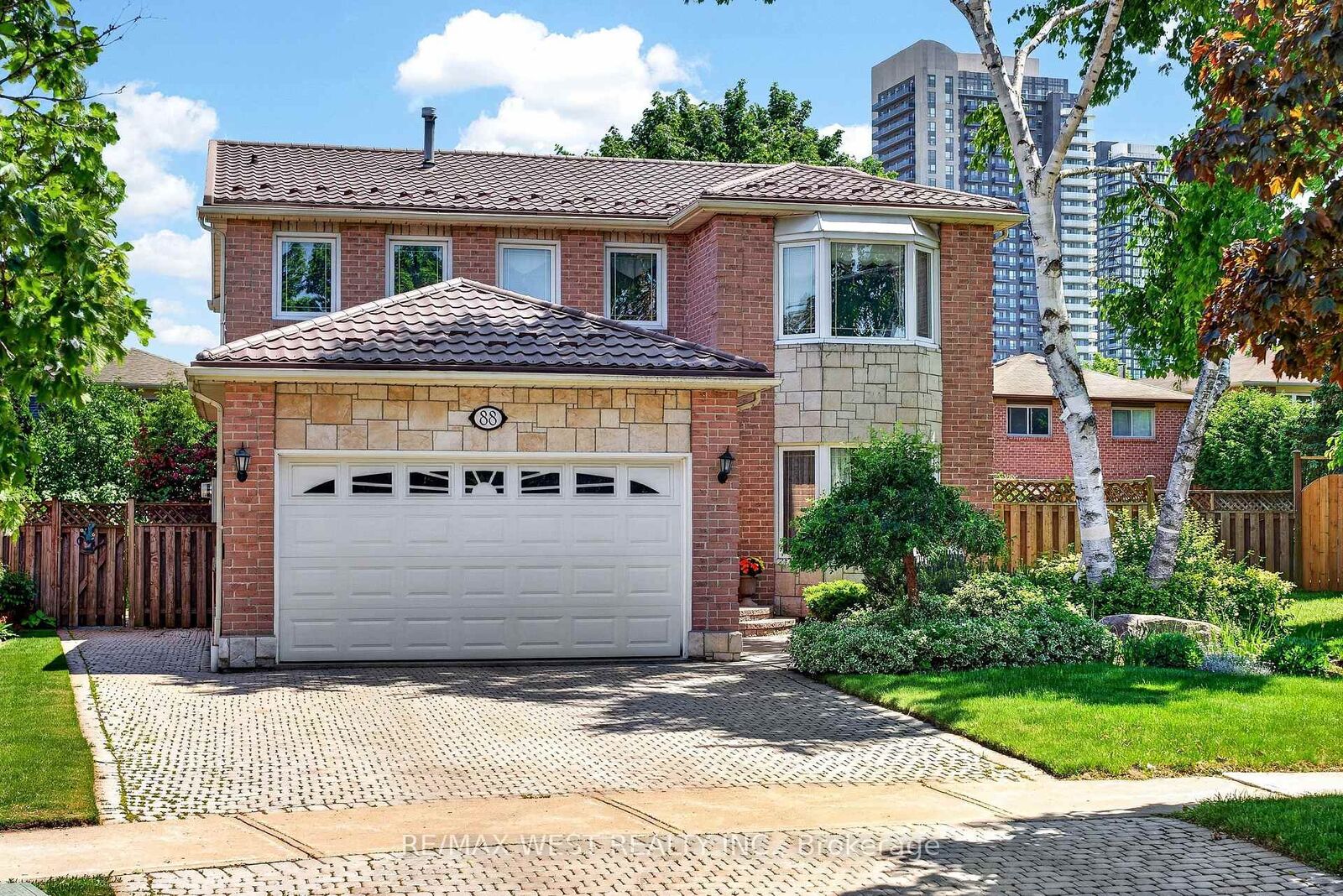 Property Photo: 88 Palomino Drive ON L4Z 3H8