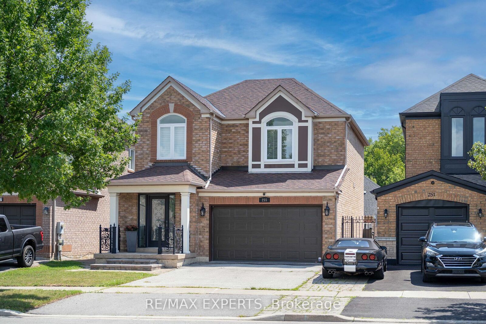 Property Photo: 255 Matthew Drive ON L4L 9B4