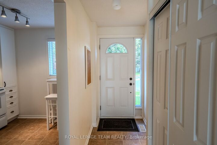 2 Larkshire Lane B — photo 1