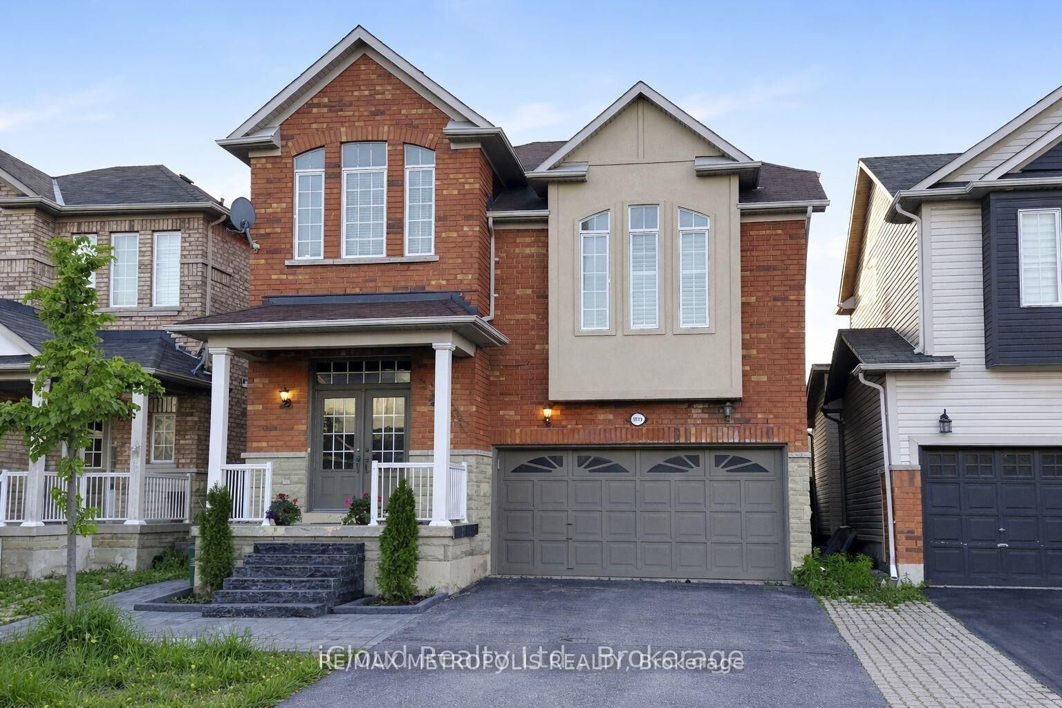 Property Photo:  51 Clarington Boulevard 814  ON L1C 7J8 
