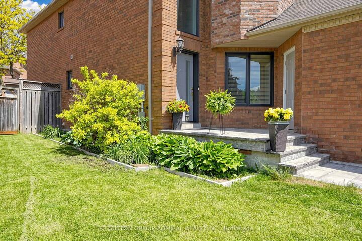 Property Photo: 50 Springer Drive ON L4C 0G1