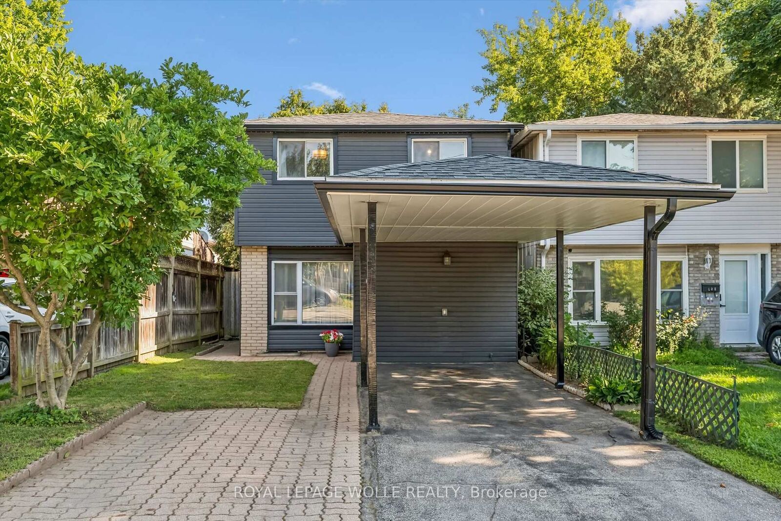 Property Photo:  460 Parkview Crescent  ON N3H 4X7 