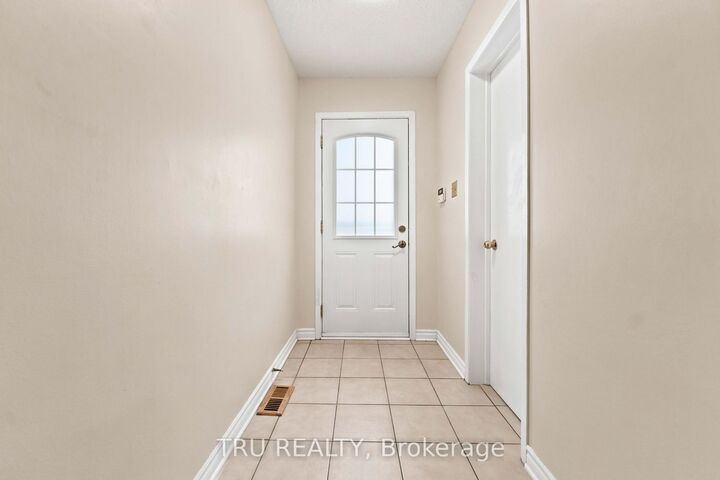 Property Photo: 2154 Orient Park Drive ON K1B 4V9