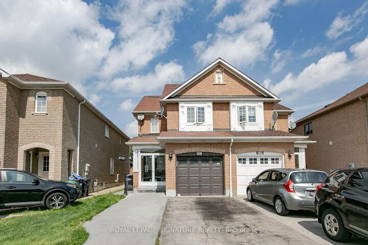 Property Photo: 941 Mandolin Place ON L5W 1S3