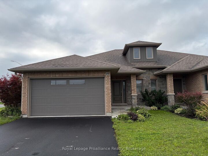 Property Photo: 49 Hillside Meadow Drive ON K8V 0J5