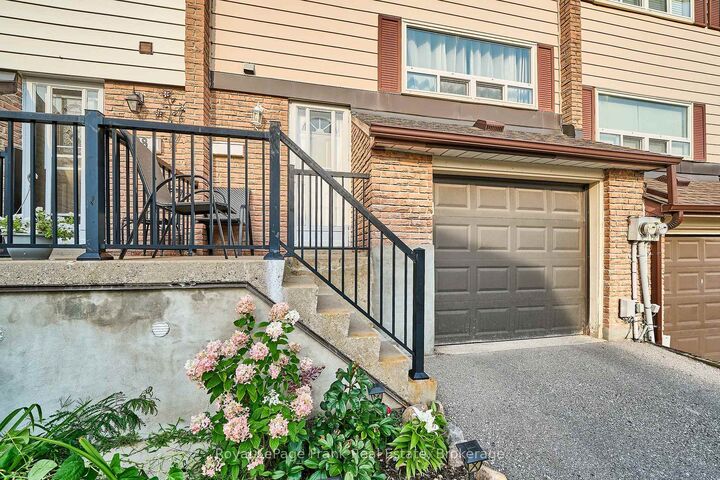 Property Photo: 321 Blackthorn Street 39 ON L1K 1L3