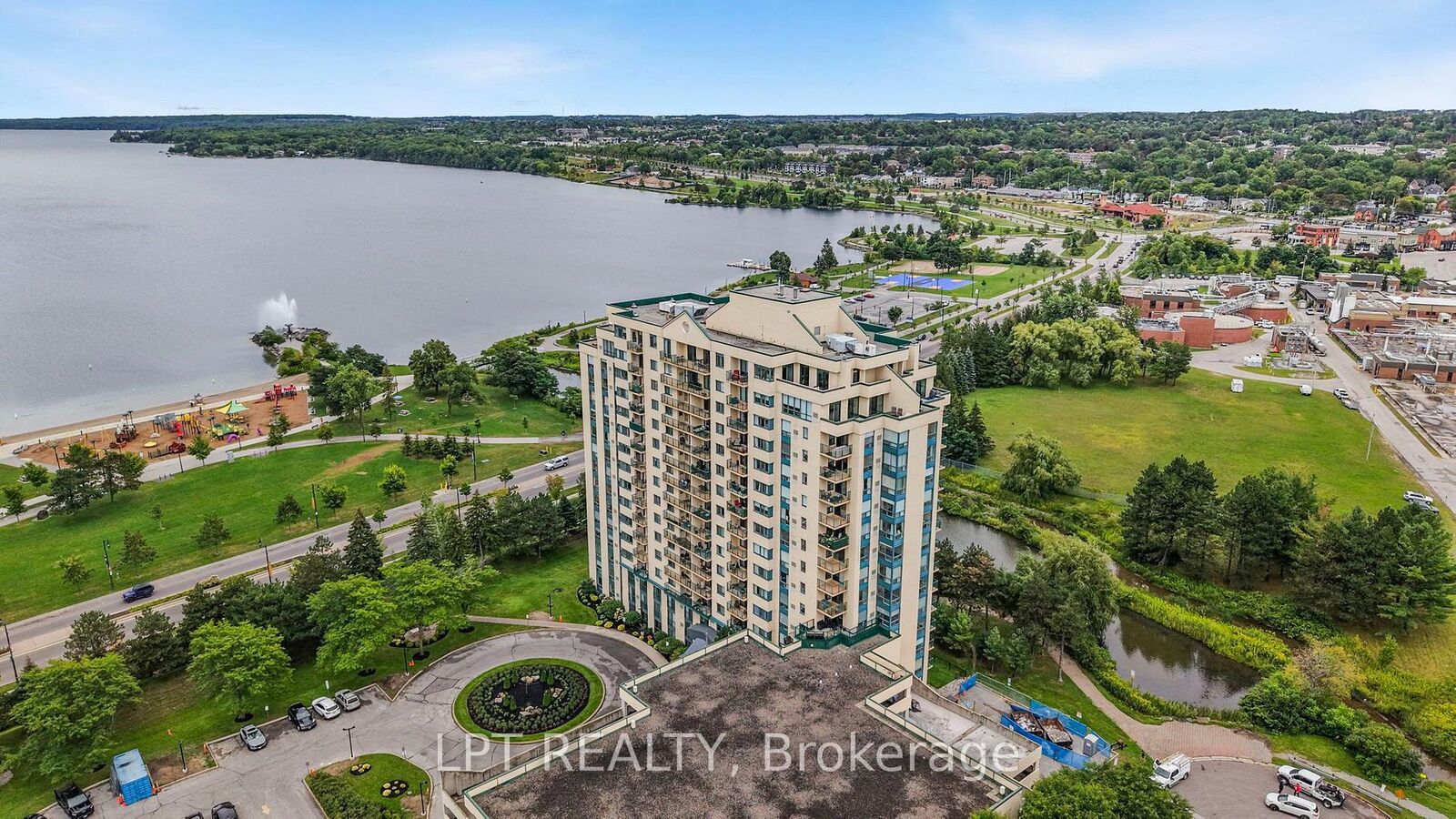 Property Photo: 75 Ellen Street 1111 ON L4N 7R6
