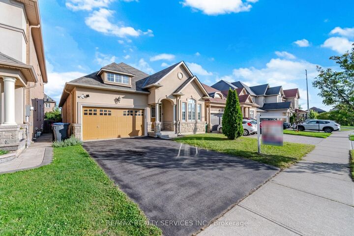 Property Photo: 40 Balin Crescent ON L6X 0V5