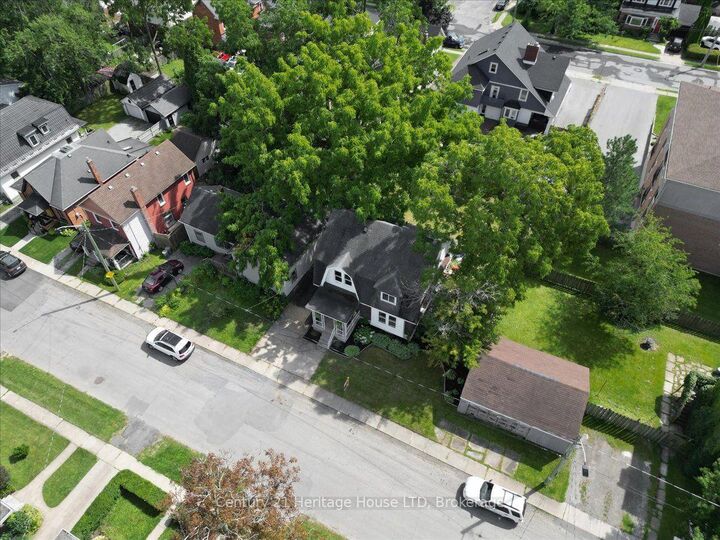 Property Photo: 17 Elizabeth Street E ON L3C 4M2